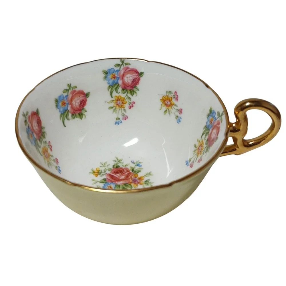 Vintage Royal Grafton Teacup Bone China Yellow with‎ Roses Inside and Gold Trim